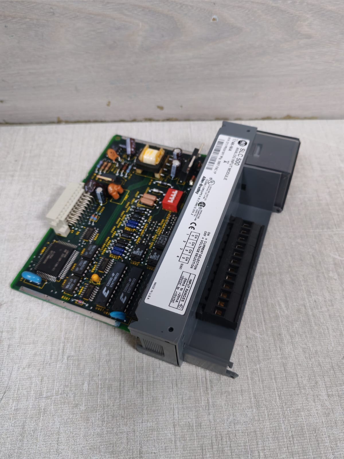 Rockwell Automation 1746-NI4 Allen Bradley SLC 500 ANALOG INPUT MODULE 1746-NI4 SER A 8