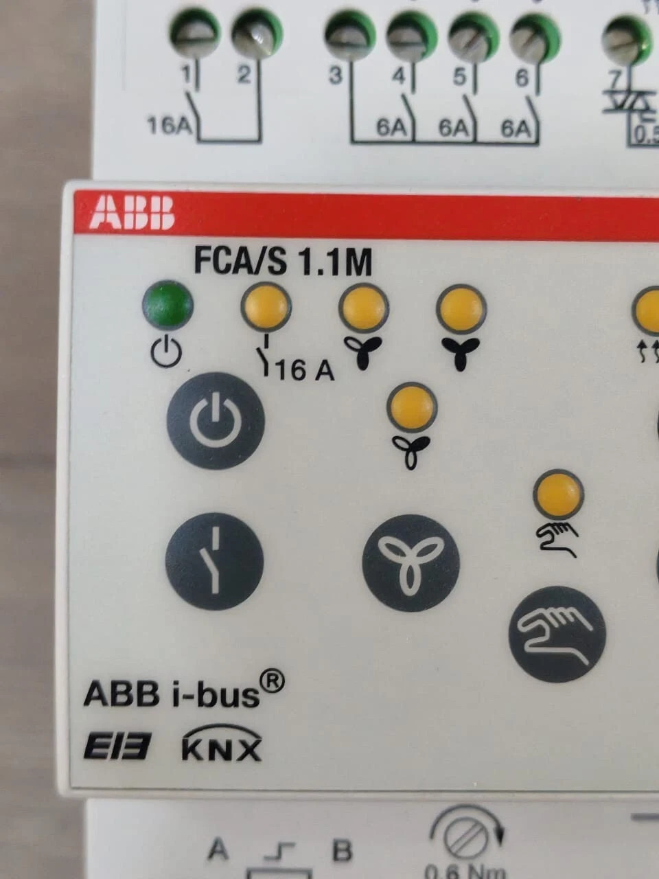ABB R00011 ABB FCA/S 1.1M 2CDG 110 084 R00011 FAN COIL ACTUATOR - WITH DIRTY BOX 3