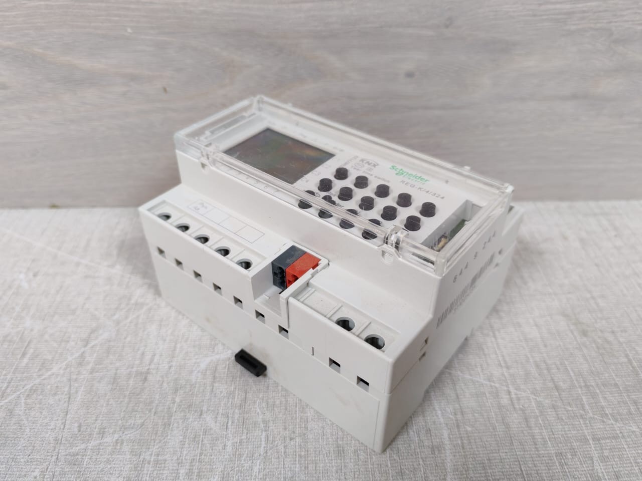 Schneider Electric MTN677129 Schneider Electric MTN677129 Seasonal Timer REG-K/4/324 - No Battery 10