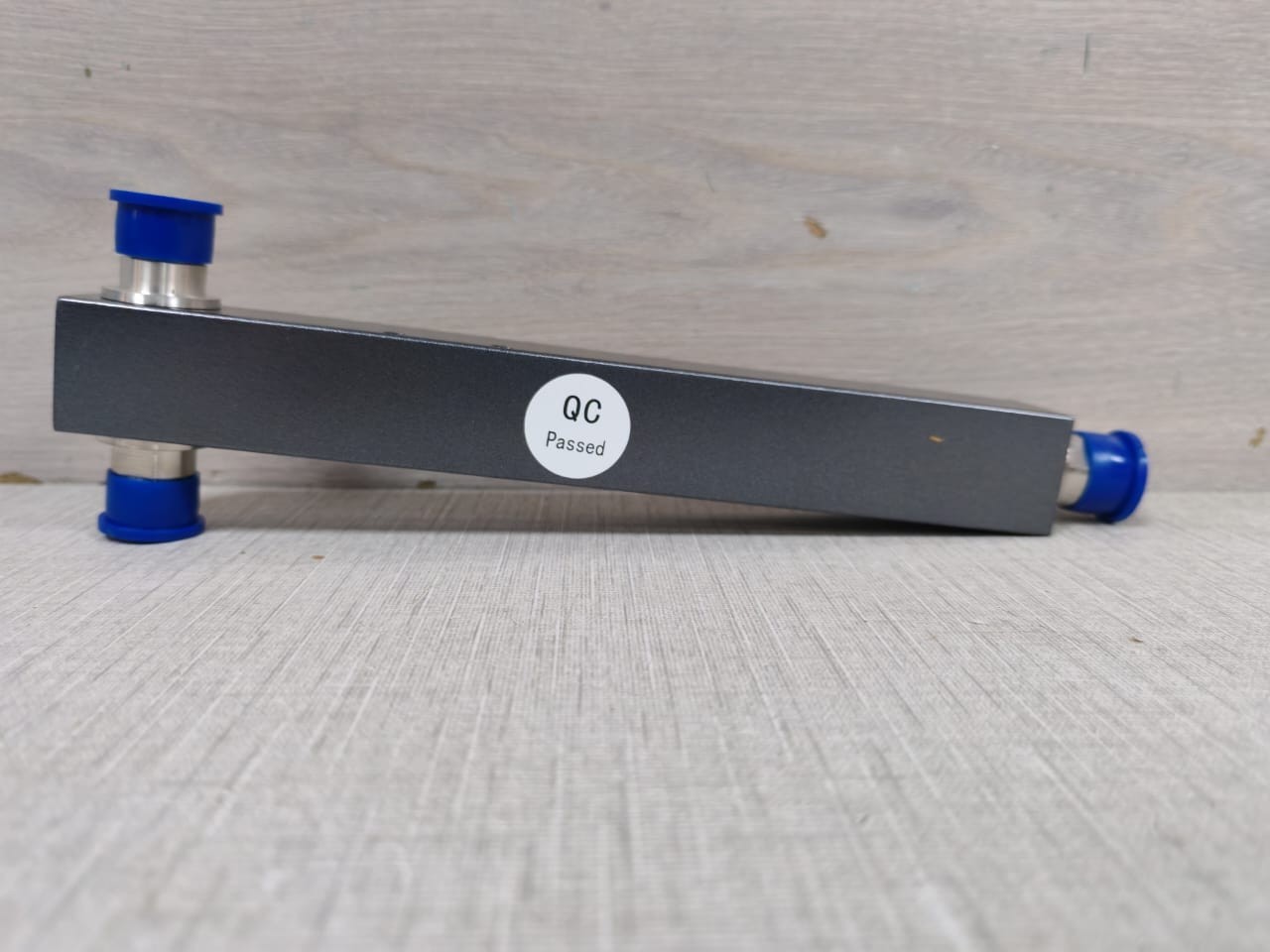 ROSENBERGER S-2-7F-NF ROSENBERGER S-2-7F-NF 2-WAY CAVITY POWER SPLITTER 800-2700MHz 7