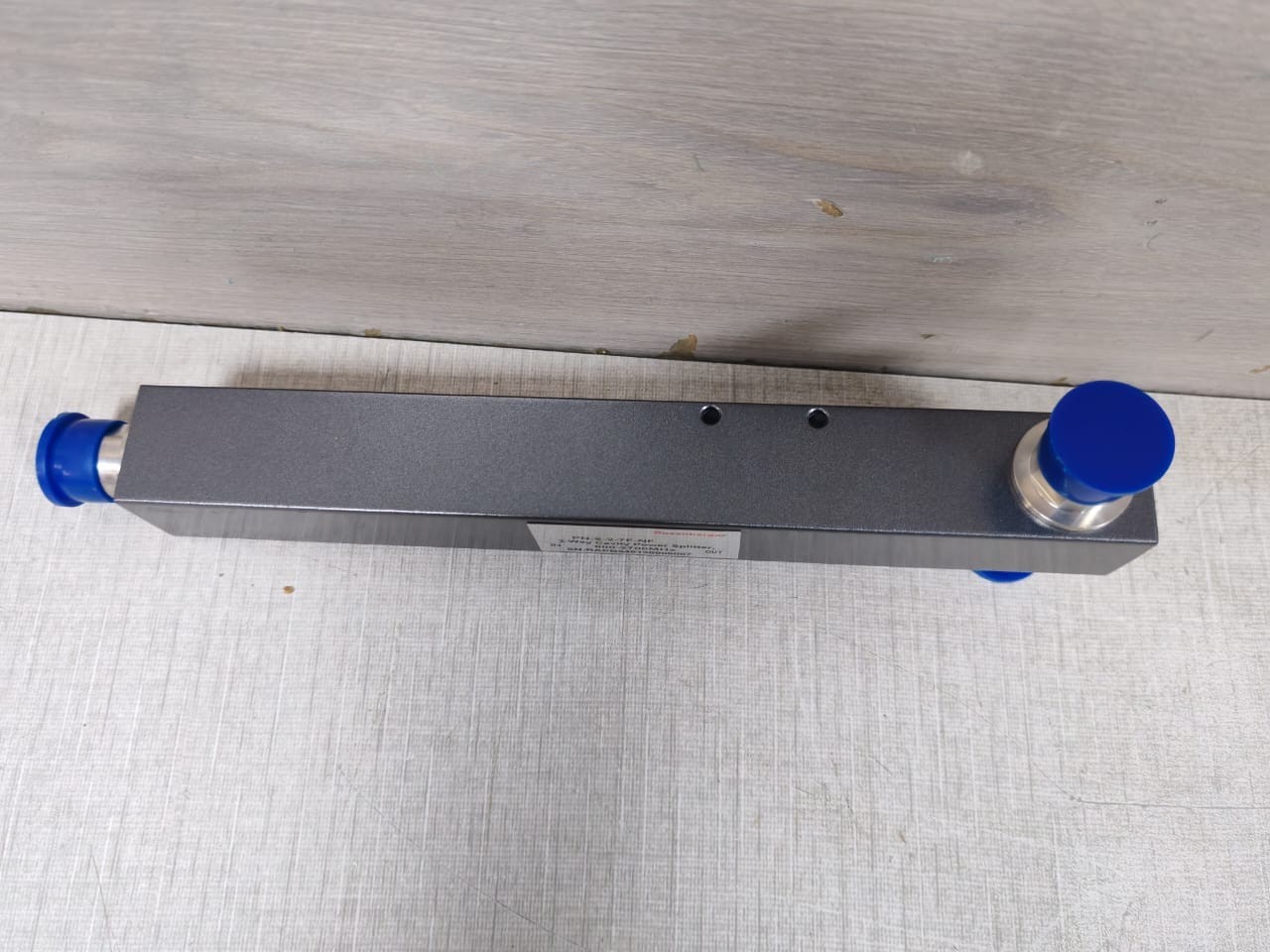 ROSENBERGER S-2-7F-NF ROSENBERGER S-2-7F-NF 2-WAY CAVITY POWER SPLITTER 800-2700MHz 8