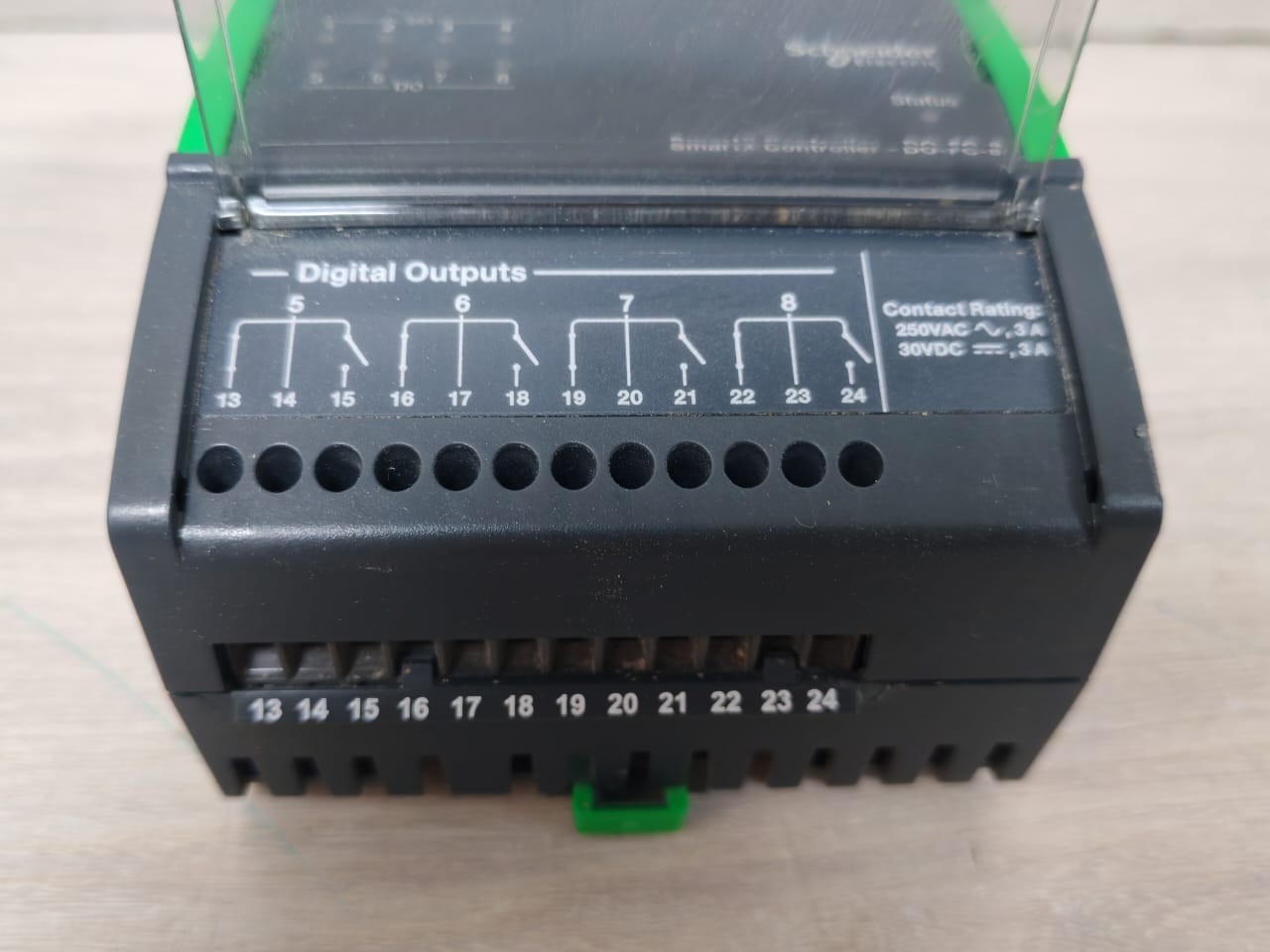 Schneider Electric SXWDOC8XX10001 Schneider Electric DO-FC-8 SmartX Controller SXWDOC8XX10001 with TB-I/O-W1 Base 3