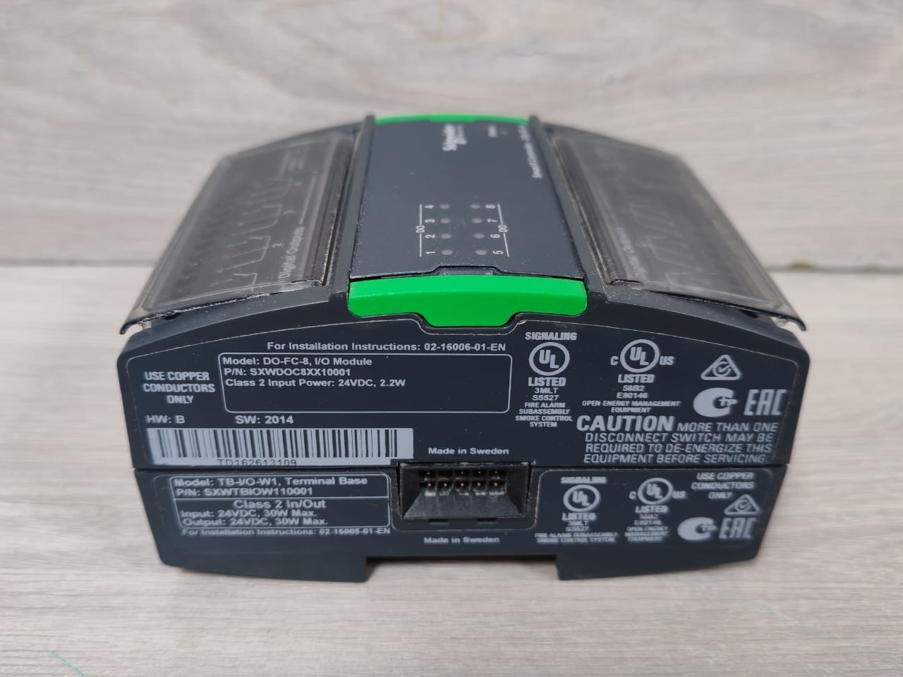 Schneider Electric SXWDOC8XX10001 Schneider Electric DO-FC-8 SmartX Controller SXWDOC8XX10001 with TB-I/O-W1 Base 6