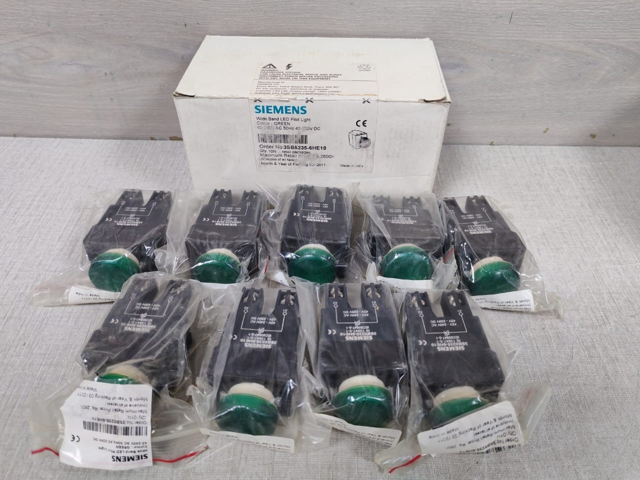 Siemens 3SB5235-6HE10 SIEMENS 3SB5235-6HE10 GREEN BROADBAND LED PILOT LIGHT (1 BOX 9 PCS) 2