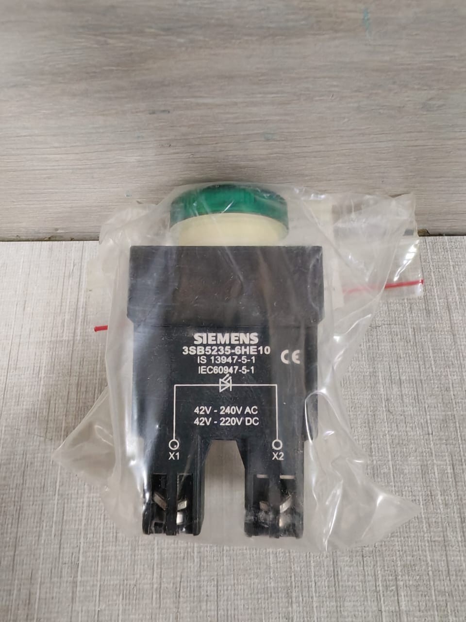 Siemens 3SB5235-6HE10 SIEMENS 3SB5235-6HE10 GREEN BROADBAND LED PILOT LIGHT (1 BOX 9 PCS) 3