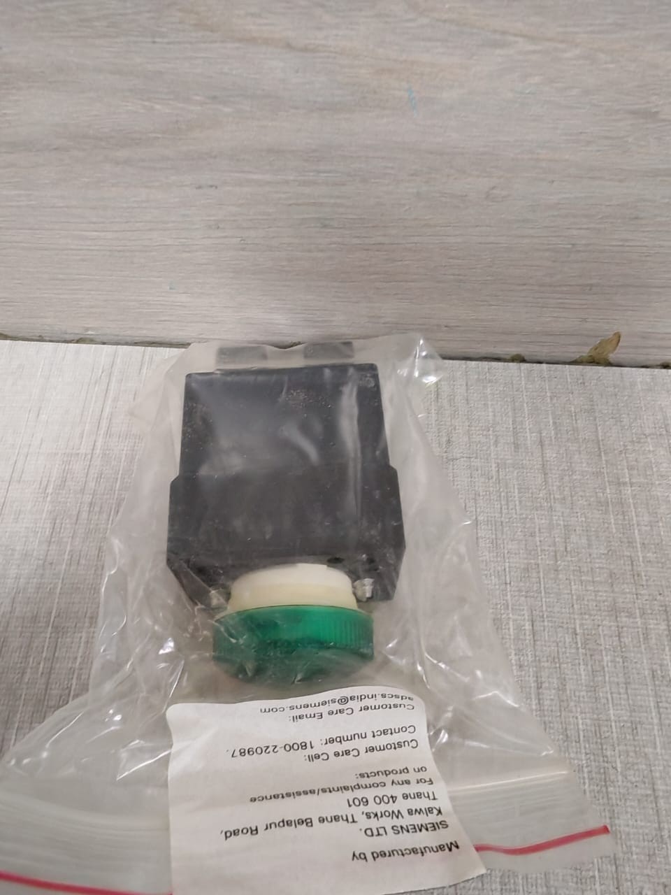 Siemens 3SB5235-6HE10 SIEMENS 3SB5235-6HE10 GREEN BROADBAND LED PILOT LIGHT (1 BOX 9 PCS) 6