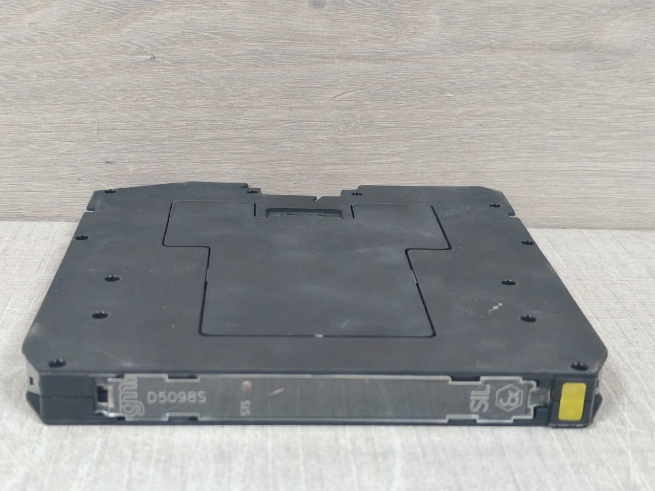 GMI D5098S GMI D5098S SIL3 Relay Output Module for 5A NE Loads 4
