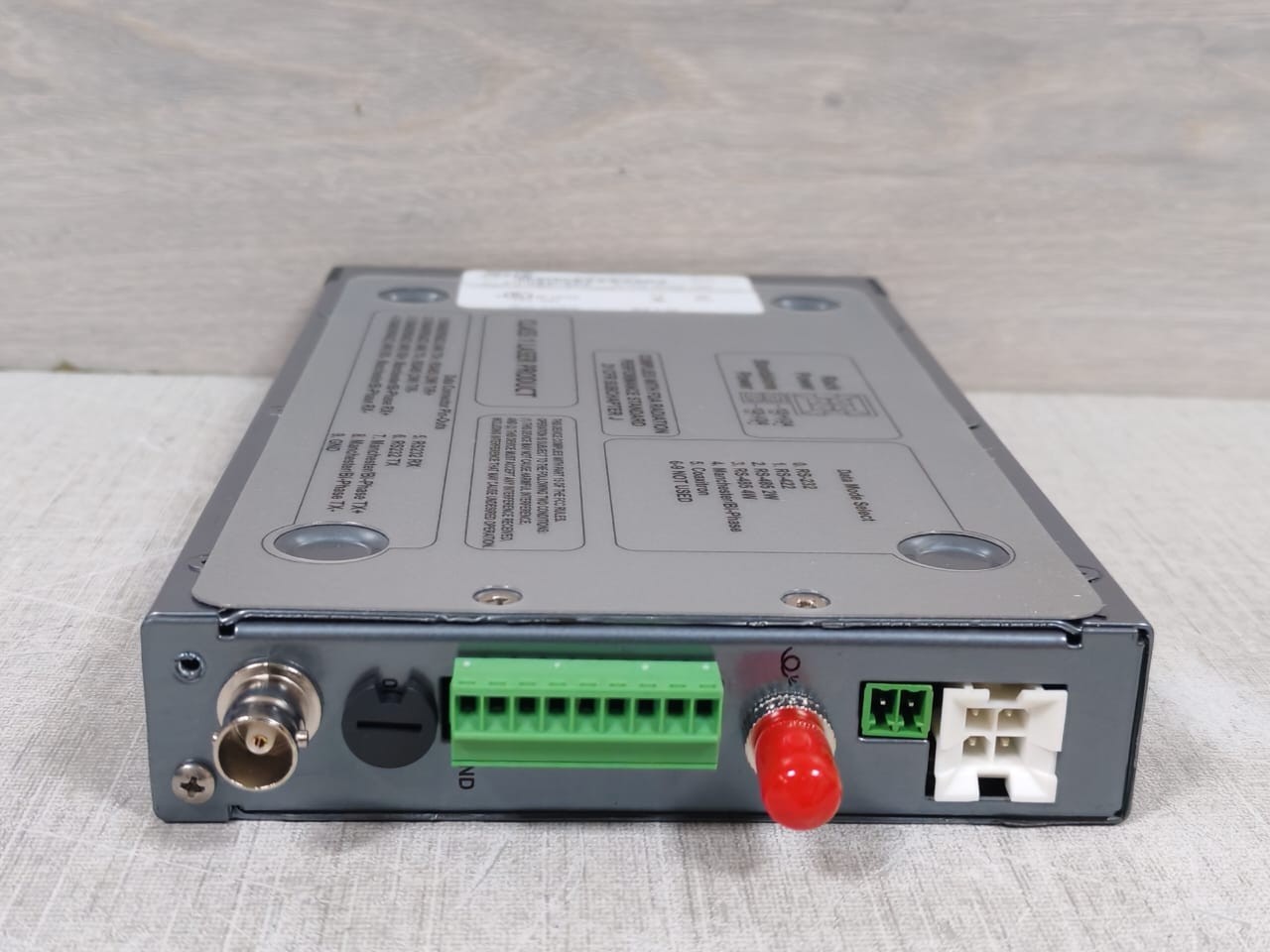 Pelco FT85011AMSTR Pelco FT85011AMSTR Rev.A1 1-Channel Video TX with BI Directional Data - o 8