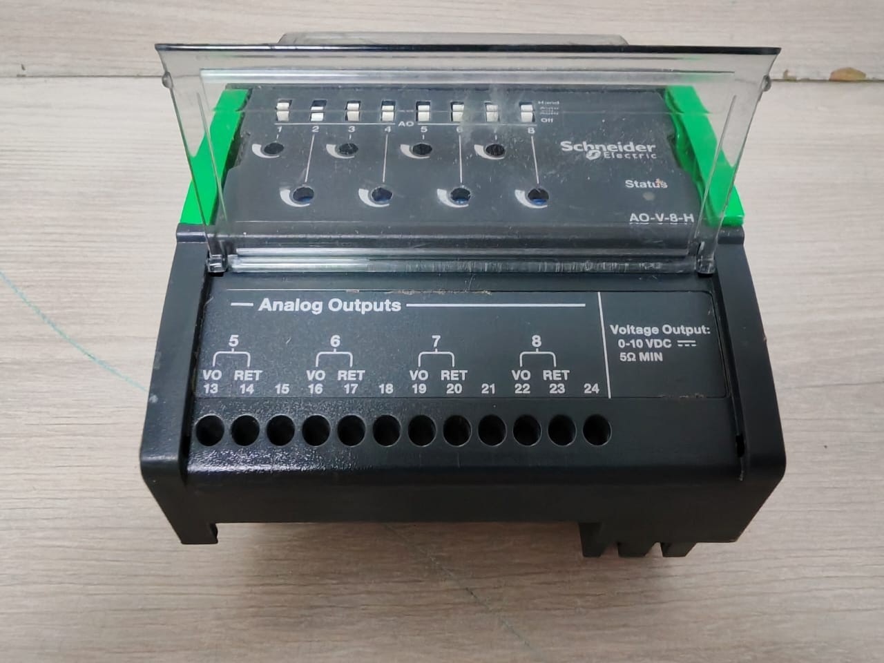 Schneider Electric SXWAOV8HX10001 Schneider Electric AO-V-8-H I/O Module SXWAOV8HX10001 24vdc - No Socket 4