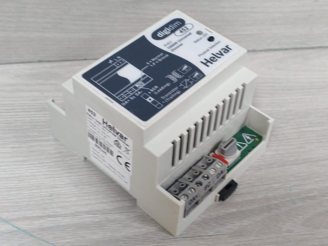 Helvar 452 Helvar 452 DALI 1000W Universal Dimmer B/W V4.01 Rev.11 8