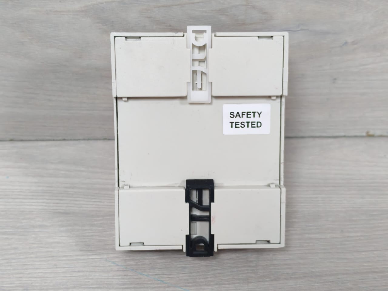Helvar 452 Helvar 452 DALI 1000W Universal Dimmer B/W V4.01 Rev.11 10