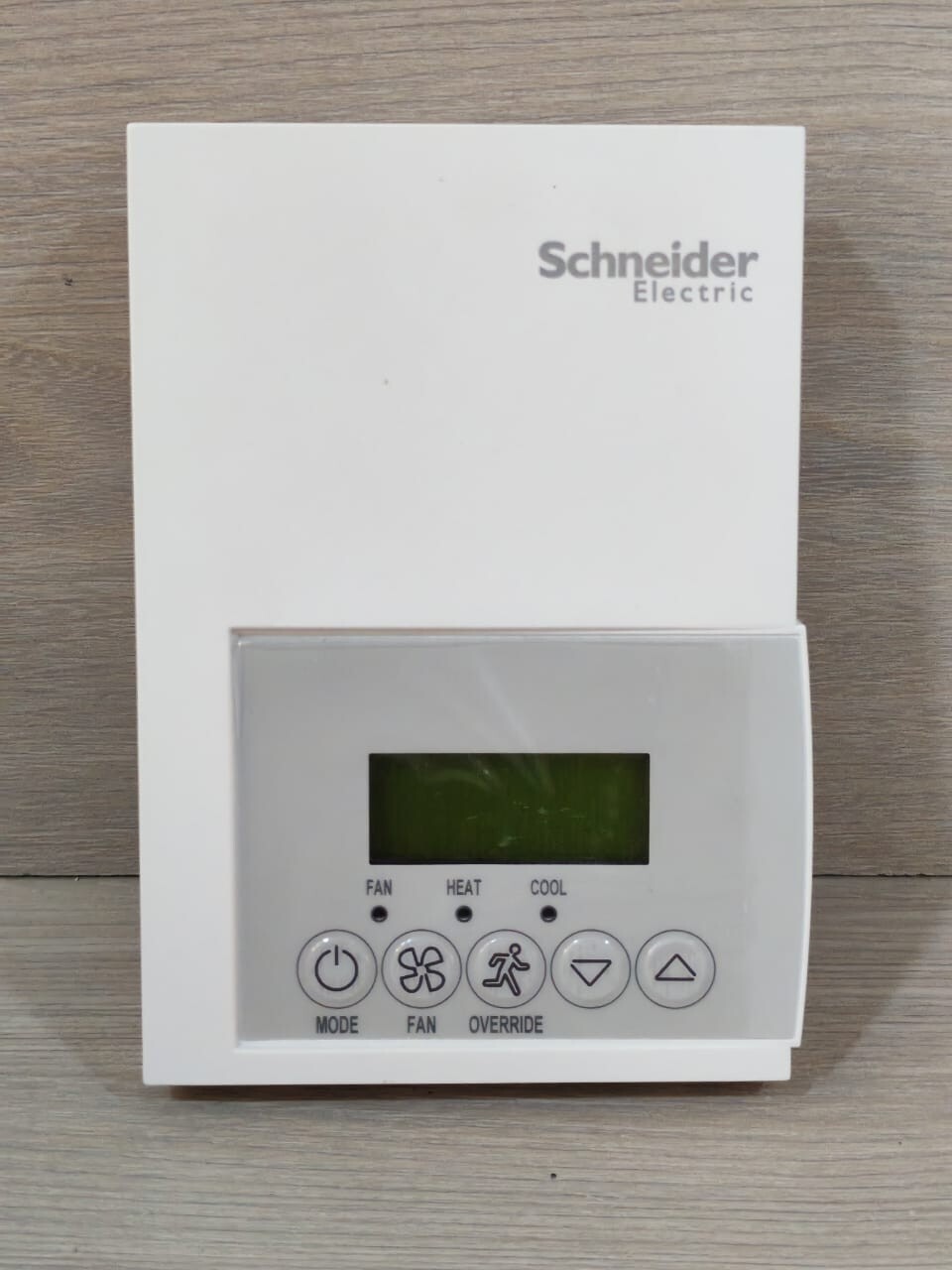 Schneider Electric SE7300F5045B SCHNEIDER ELECTRIC SE7300F5045B ROOM CONTROLLER - BACNET FAN COIL APPLICATION 2