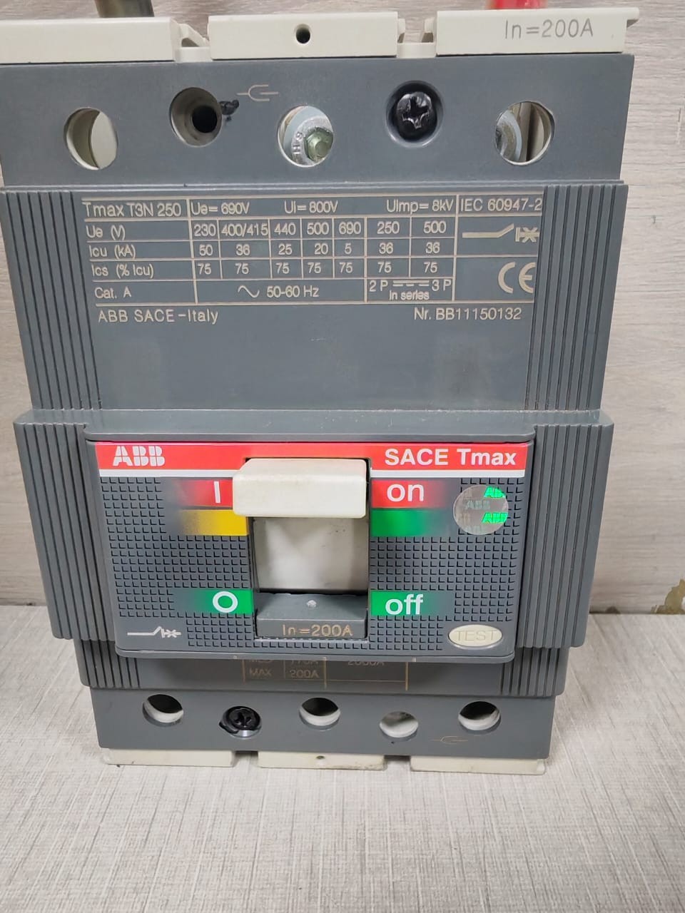ABB T3N-250 ABB SACE TMAX T3N 250 BREAKER 2