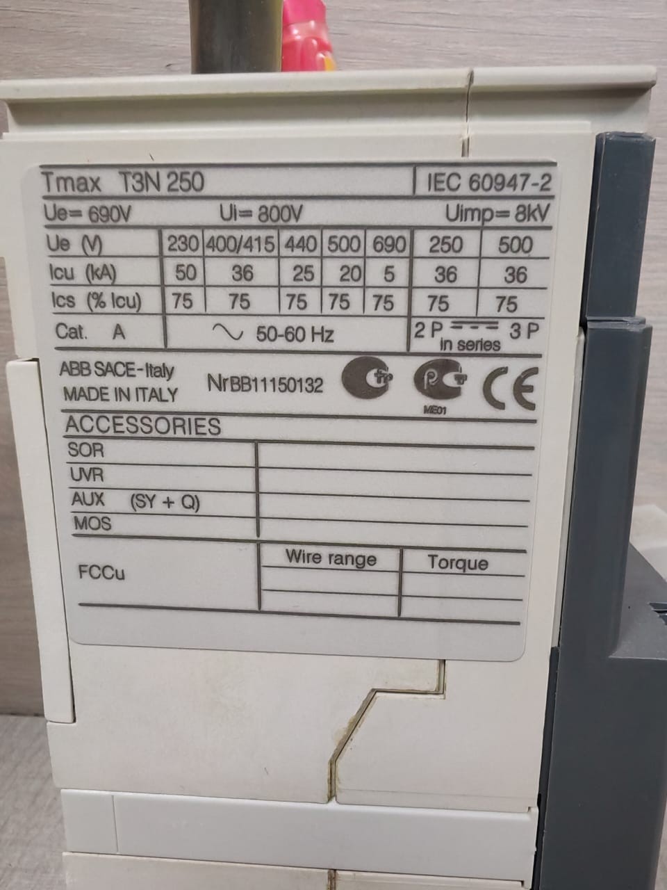 ABB T3N-250 ABB SACE TMAX T3N 250 BREAKER 3