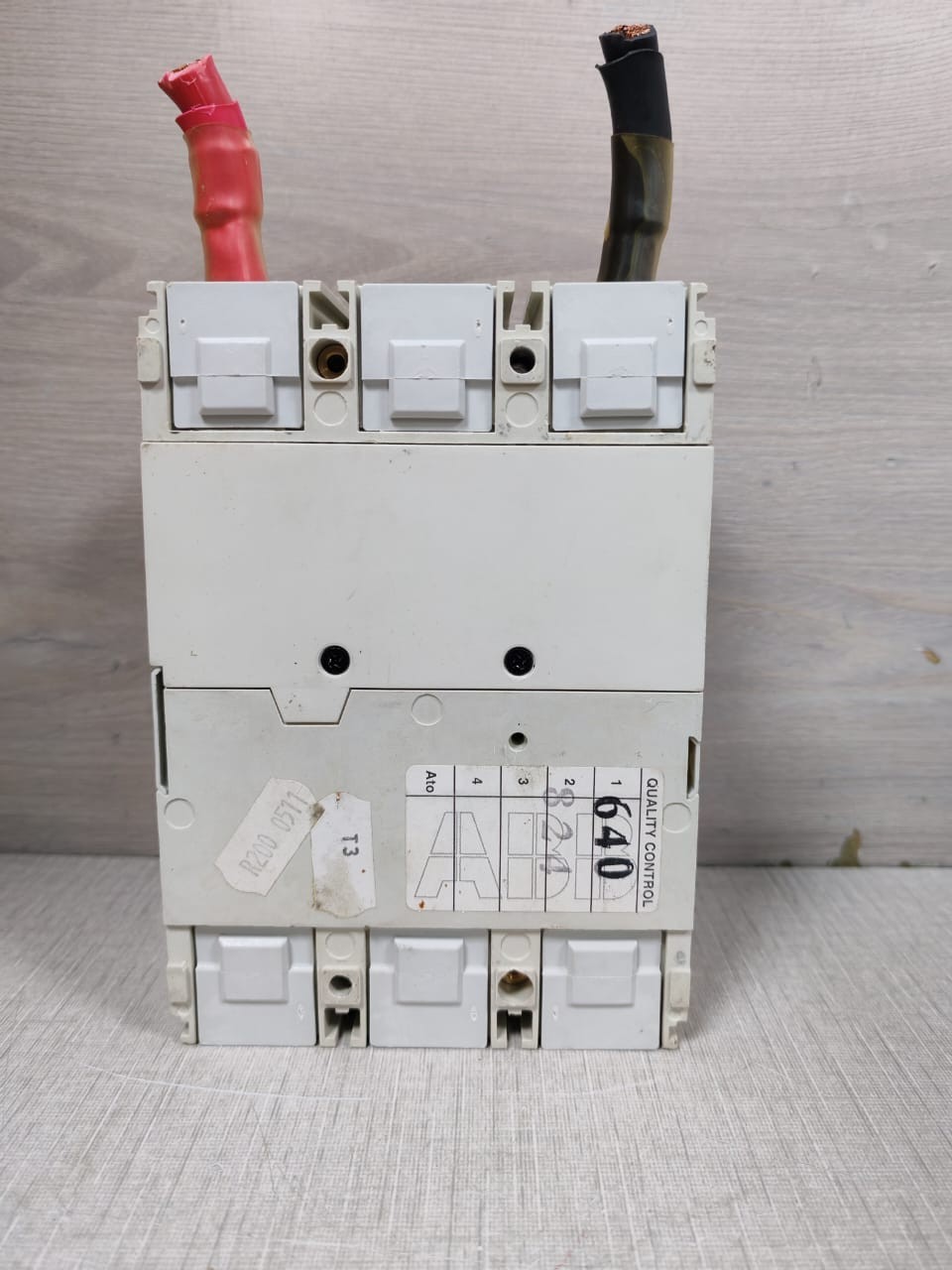 ABB T3N-250 ABB SACE TMAX T3N 250 BREAKER 5