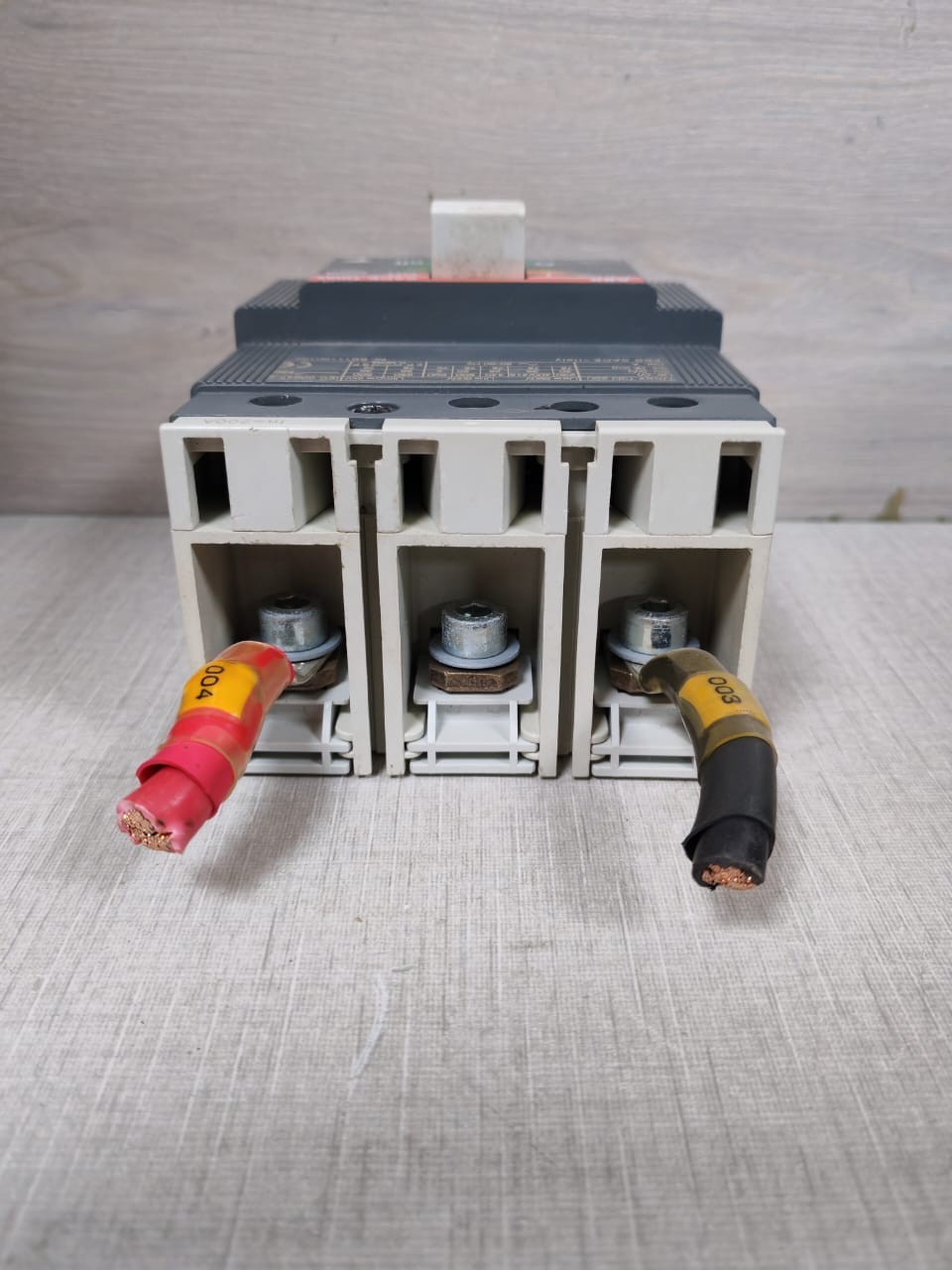 ABB T3N-250 ABB SACE TMAX T3N 250 BREAKER 7