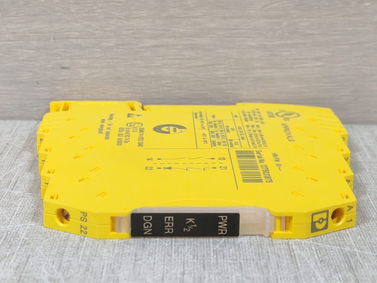 Phoenix Contact PS22-1NO-1NC-24VDC-SC Phoenix Contact PSR-PS22-1NO-1NC-24VDC-SC Coupling Relay 2702524 4