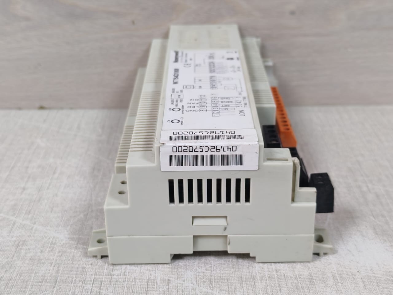 Honeywell W7754Q1008 Honeywell W7754Q1008 Fan Coil Controller 6