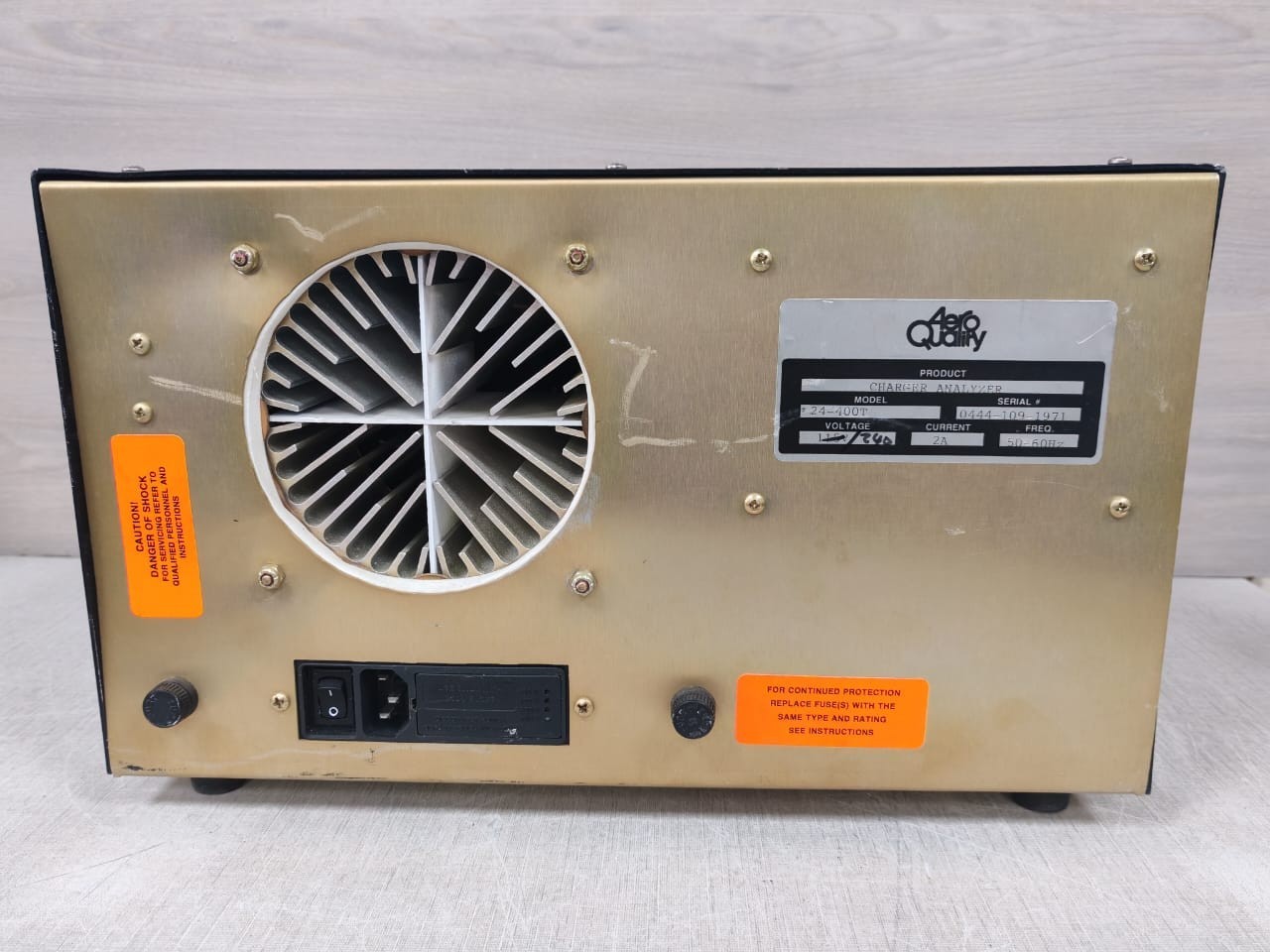 AERO QUALITY 24-400T AERO QUALITY 24-400T BATTERY CHARGER ANALYZER 240V 2A 50-60Hz 9