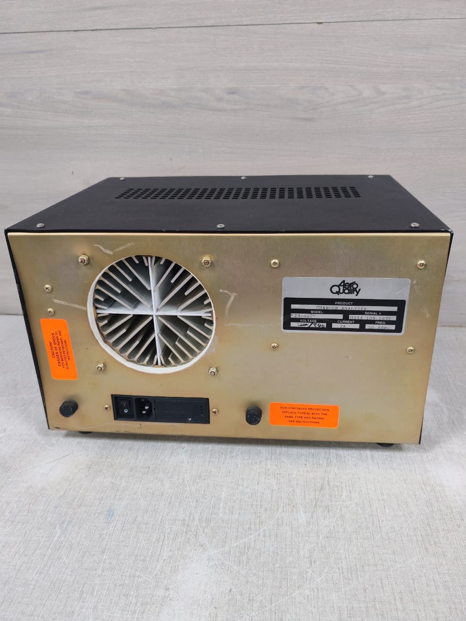 AERO QUALITY 24-400T AERO QUALITY 24-400T BATTERY CHARGER ANALYZER 240V 2A 50-60Hz 10