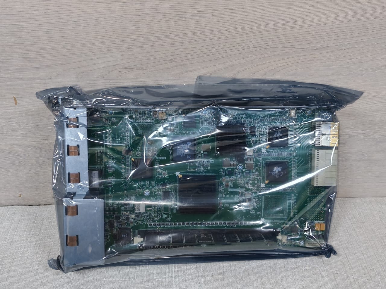 Bosch SCIK-12A Bosch DVA-SCIK-12A DiskArray Controller F.01U.025.263 - with Old Stock Ka 3