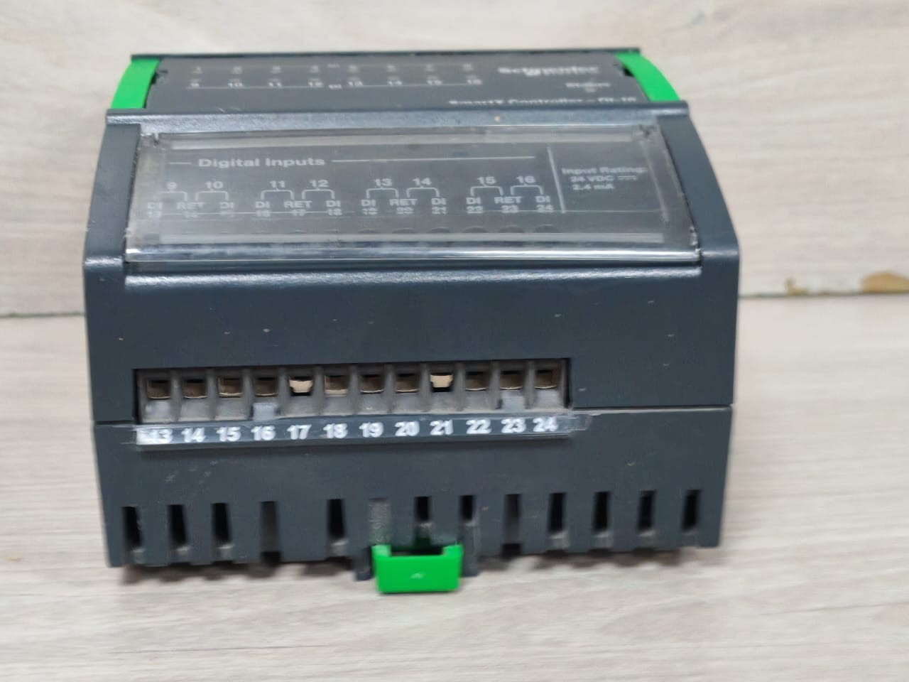 Schneider Electric DI-16 Schneider Electric DI-16 SmartX Controller SXWDI16XX10001 with TB-I/O-W1 Base 8