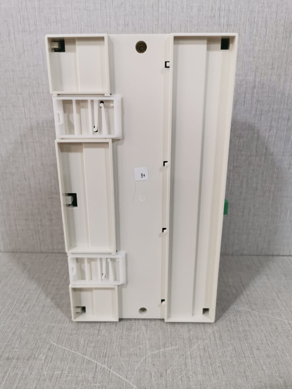 Johnson Controls FX14D21-000C Johnson Controls LP-FX14D21-000C / FX14 Controller VERSION A 8