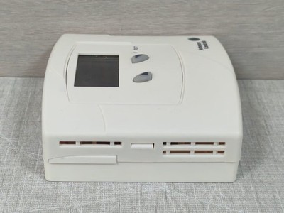 Johnson Controls ET12 Johnson Controls ET12 Thermostat 24Vac 4