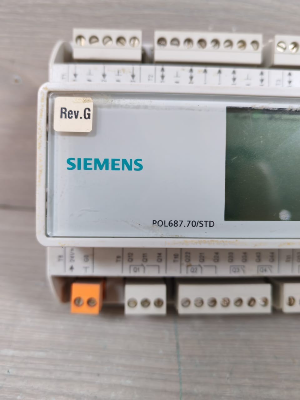 Siemens POL687.70/STD SIEMENS POL687.70/STD OS V9.22.00 Programmable Controller 24VAC 2