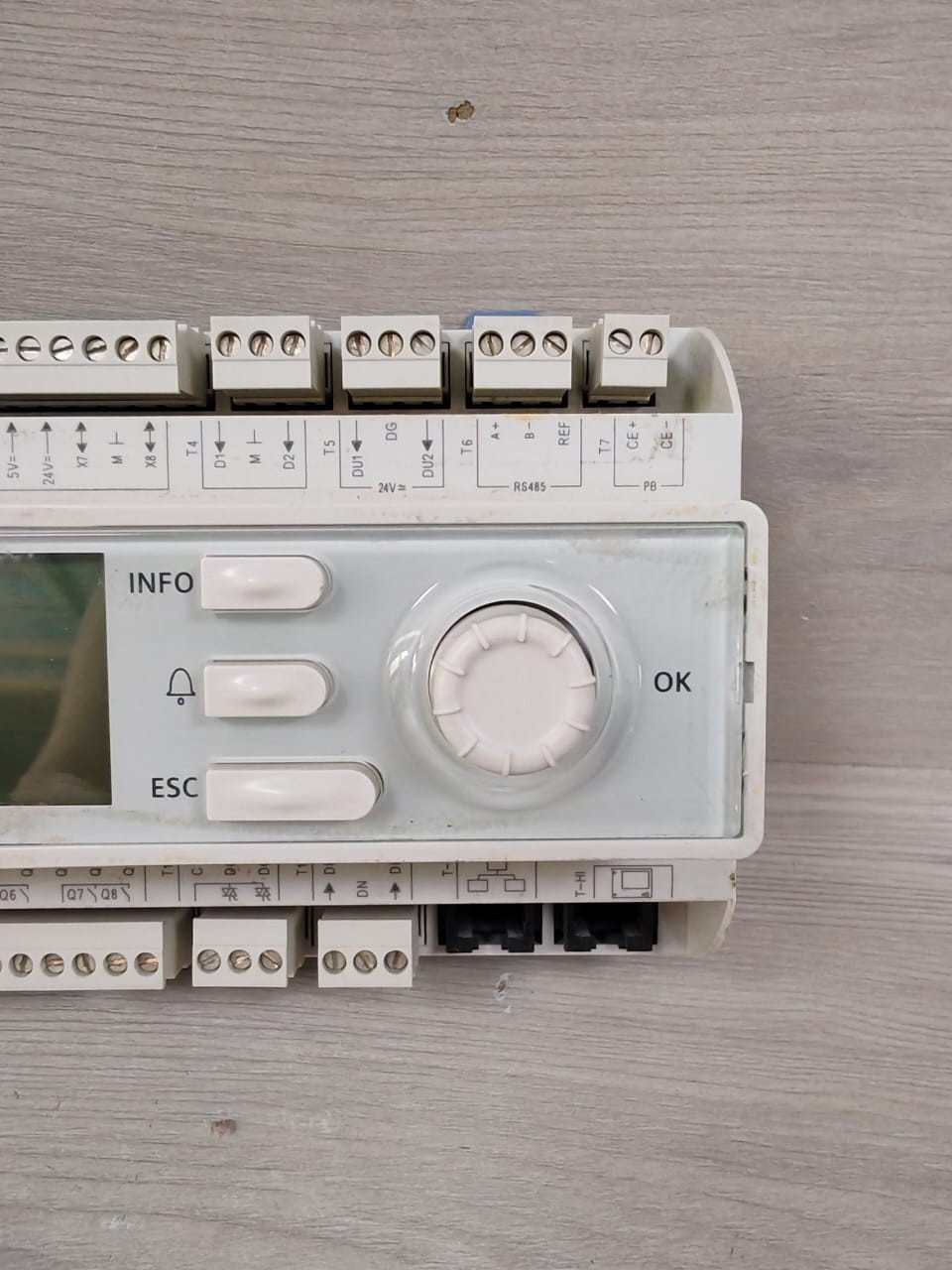 Siemens POL687.70/STD SIEMENS POL687.70/STD OS V9.22.00 Programmable Controller 24VAC 3