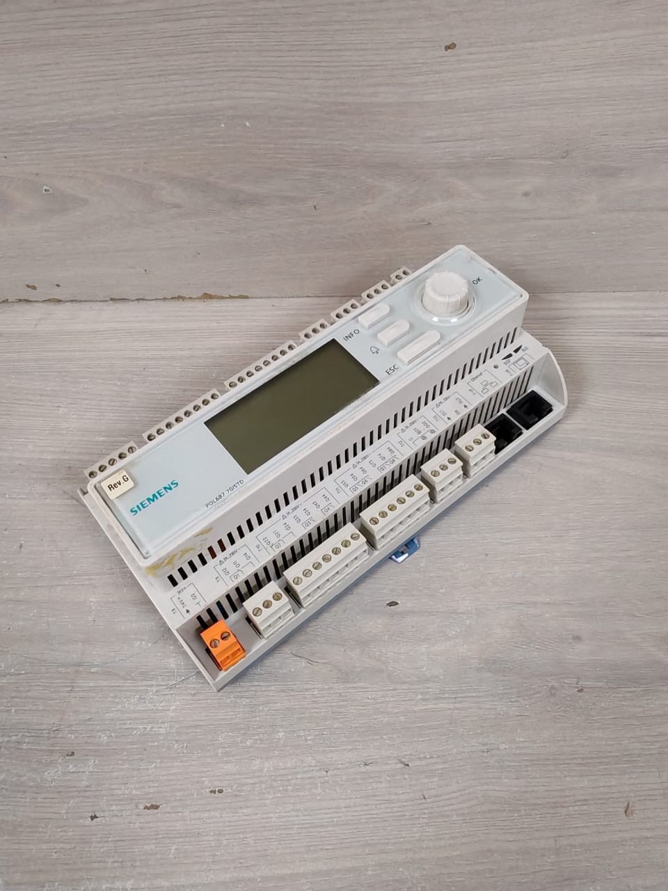 Siemens POL687.70/STD SIEMENS POL687.70/STD OS V9.22.00 Programmable Controller 24VAC 5