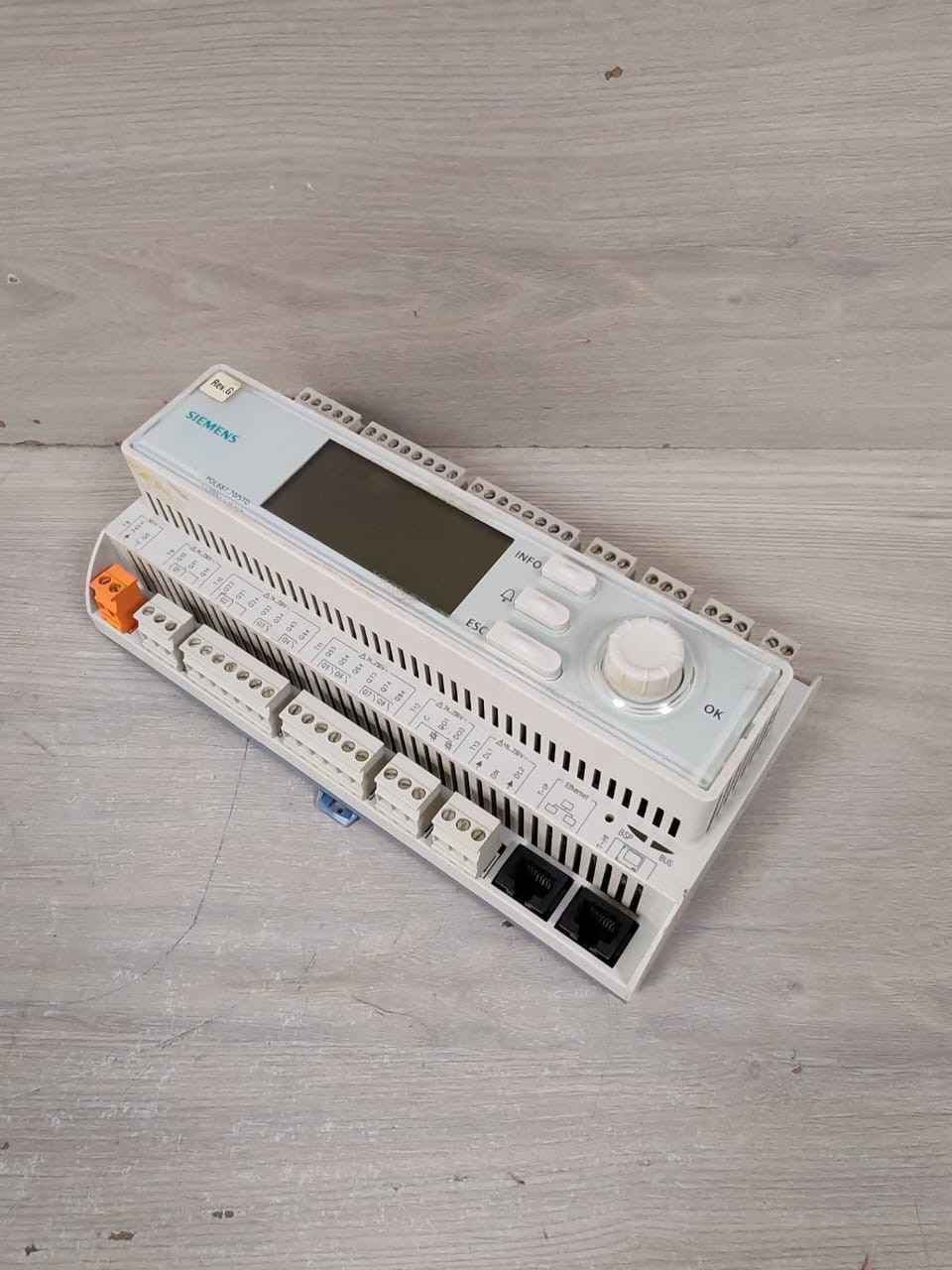 Siemens POL687.70/STD SIEMENS POL687.70/STD OS V9.22.00 Programmable Controller 24VAC 6