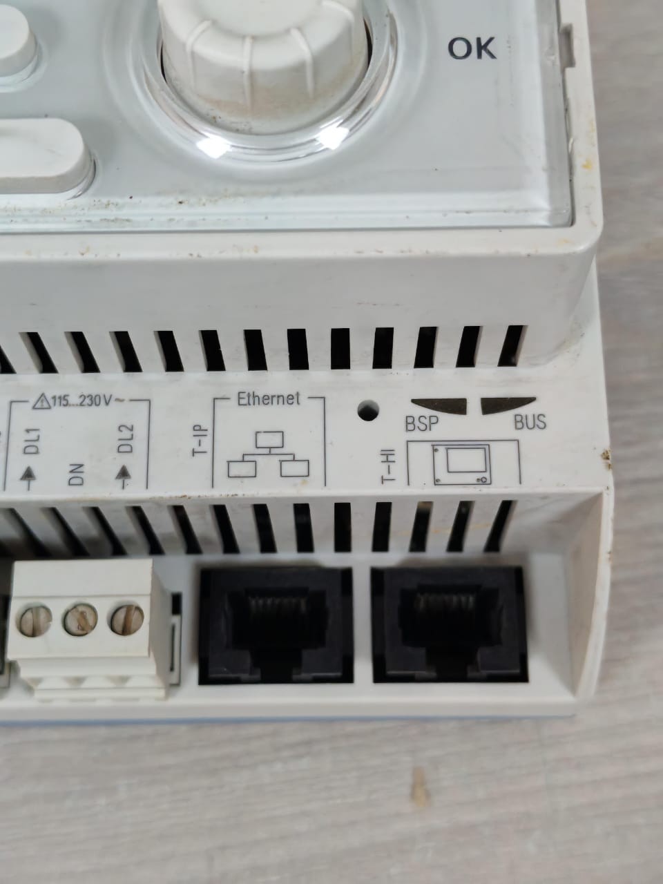Siemens POL687.70/STD SIEMENS POL687.70/STD OS V9.22.00 Programmable Controller 24VAC 8