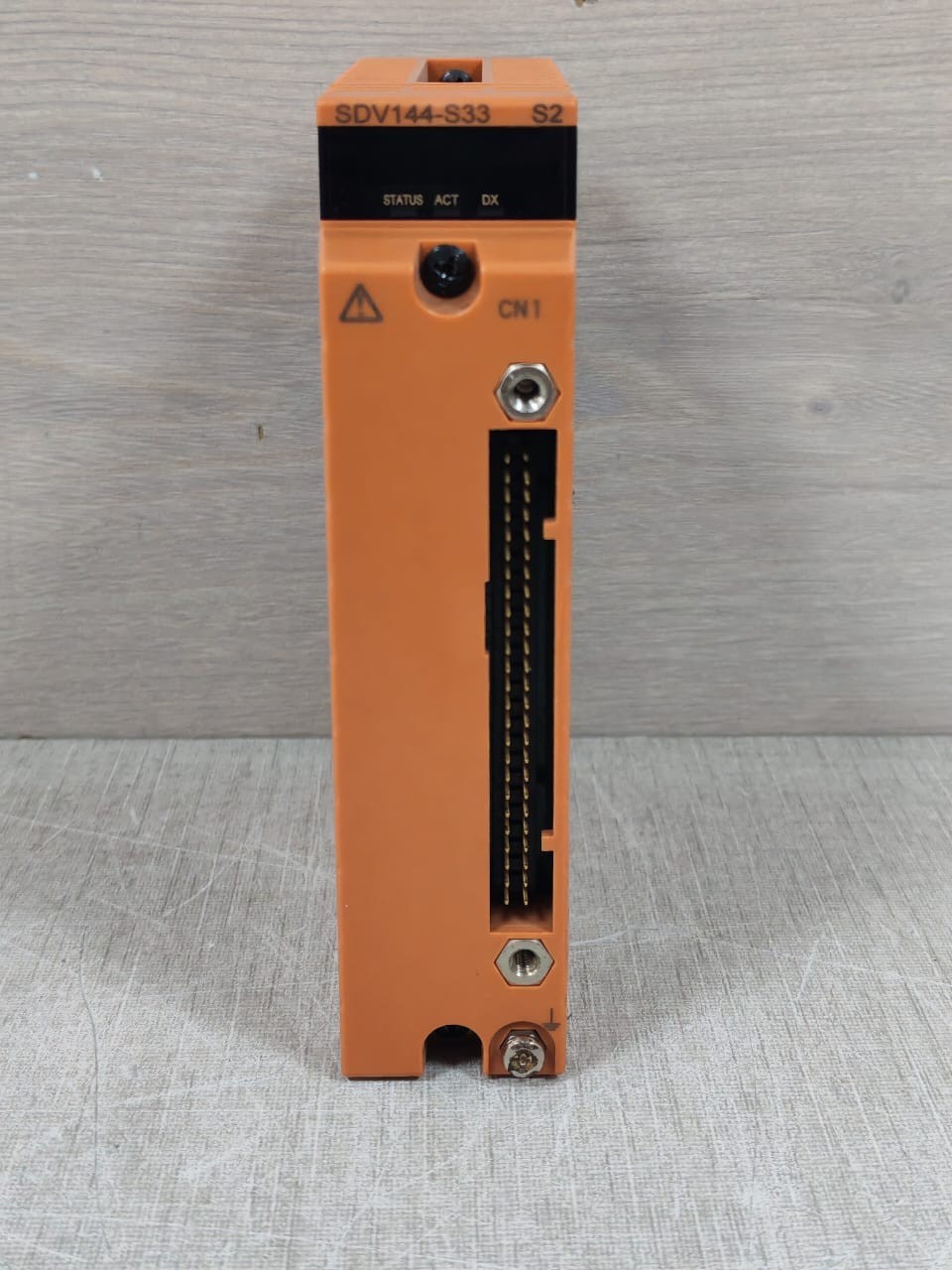 Yokogawa SDV144-S33 YOKOGAWA SDV144-S33 S2 DIGITAL INPUT MODULE W/ TERMINAL PIN 24VDC 300mA 2