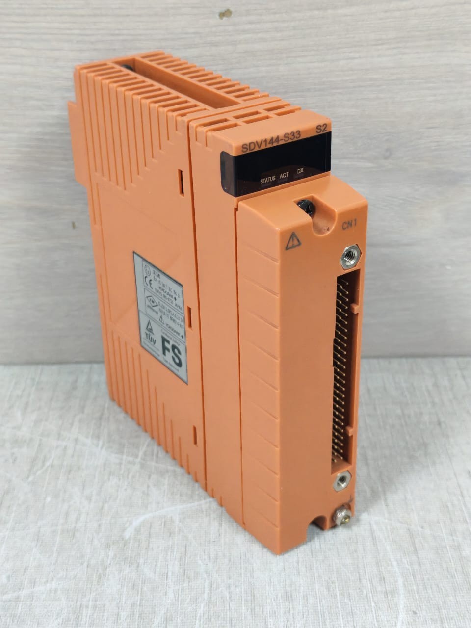 Yokogawa SDV144-S33 YOKOGAWA SDV144-S33 S2 DIGITAL INPUT MODULE W/ TERMINAL PIN 24VDC 300mA 5