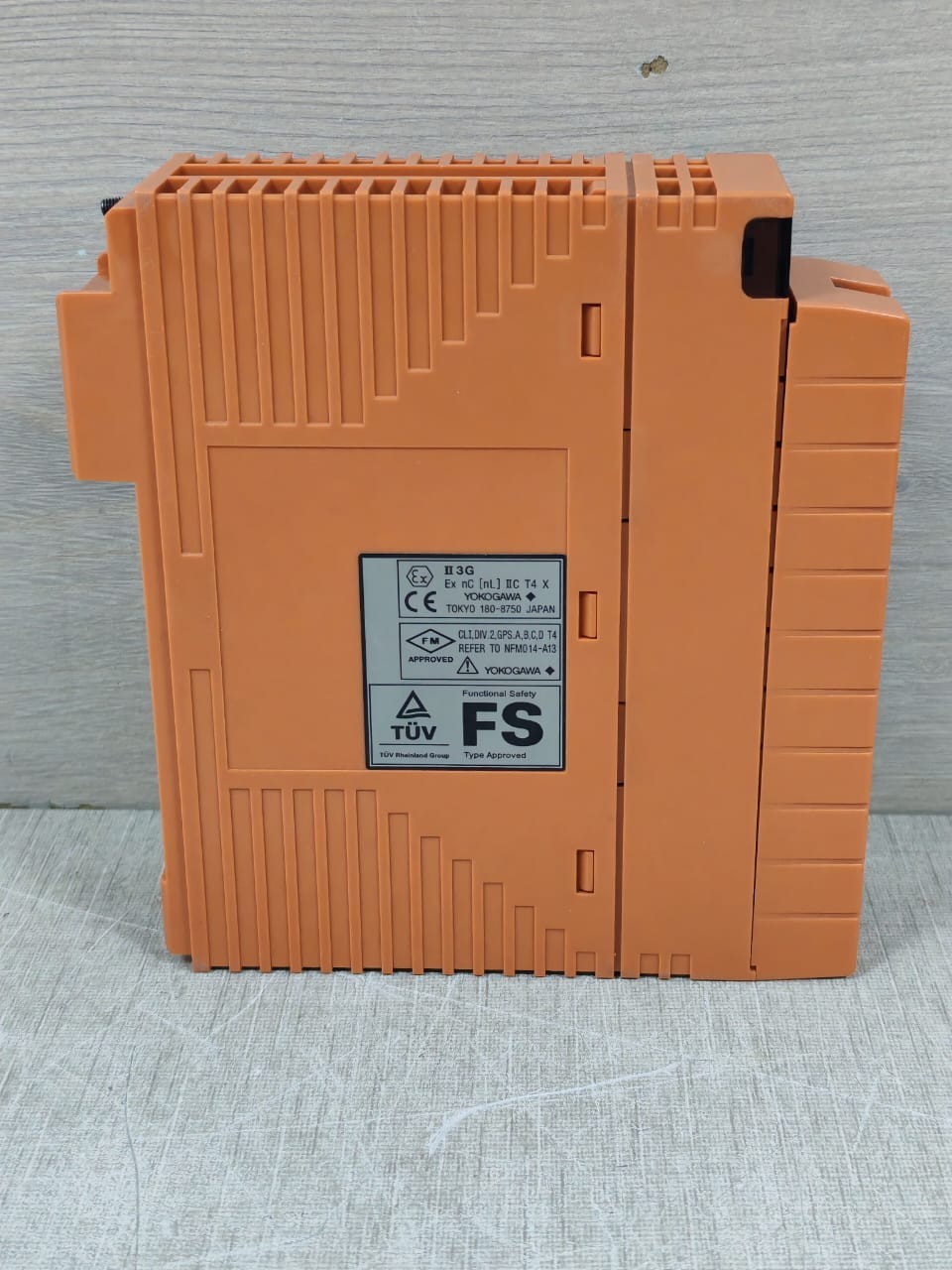 Yokogawa SDV144-S33 YOKOGAWA SDV144-S33 S2 DIGITAL INPUT MODULE W/ TERMINAL PIN 24VDC 300mA 7