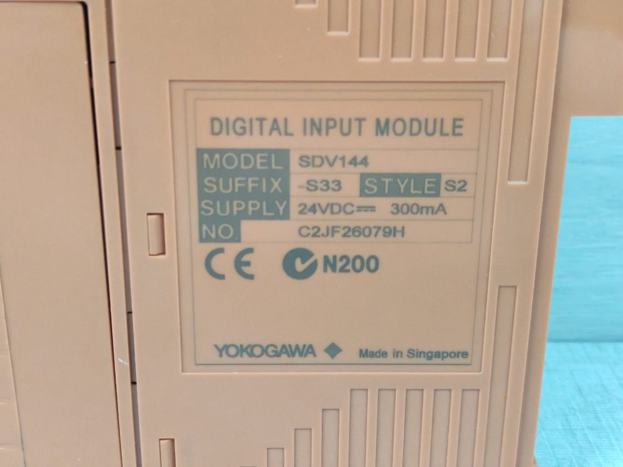 Yokogawa SDV144-S33 YOKOGAWA SDV144-S33 S2 DIGITAL INPUT MODULE W/ TERMINAL PIN 24VDC 300mA 8