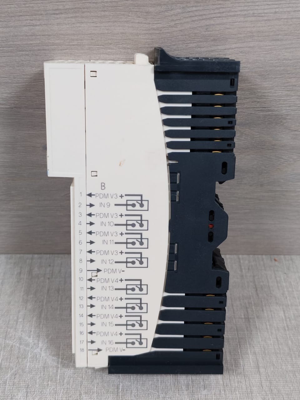 Schneider Electric RL-08 Schneider Electric STBDDI3725 Basic Digital Input Module STB PV:04SV:01.59 RL:08 5