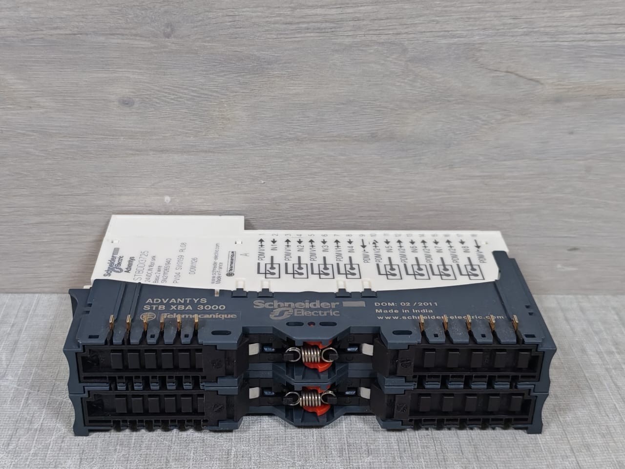 Schneider Electric RL-08 Schneider Electric STBDDI3725 Basic Digital Input Module STB PV:04SV:01.59 RL:08 10