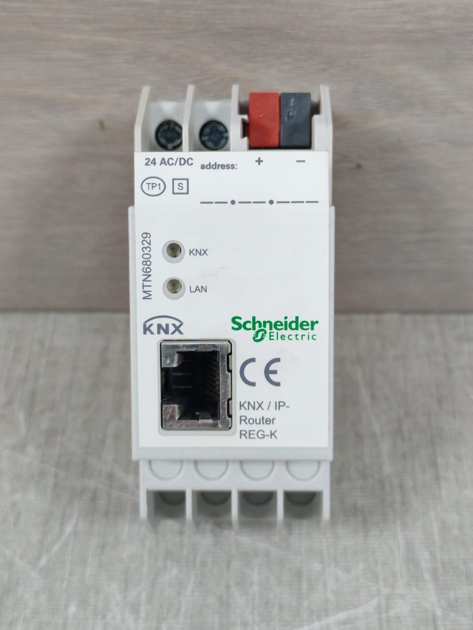 Schneider Electric MTN680329 SCHNEIDER ELECTRIC MTN680329 KNX/IP ROUTER REG-K LIGHT GREY 24V - WITH SCHMU 2