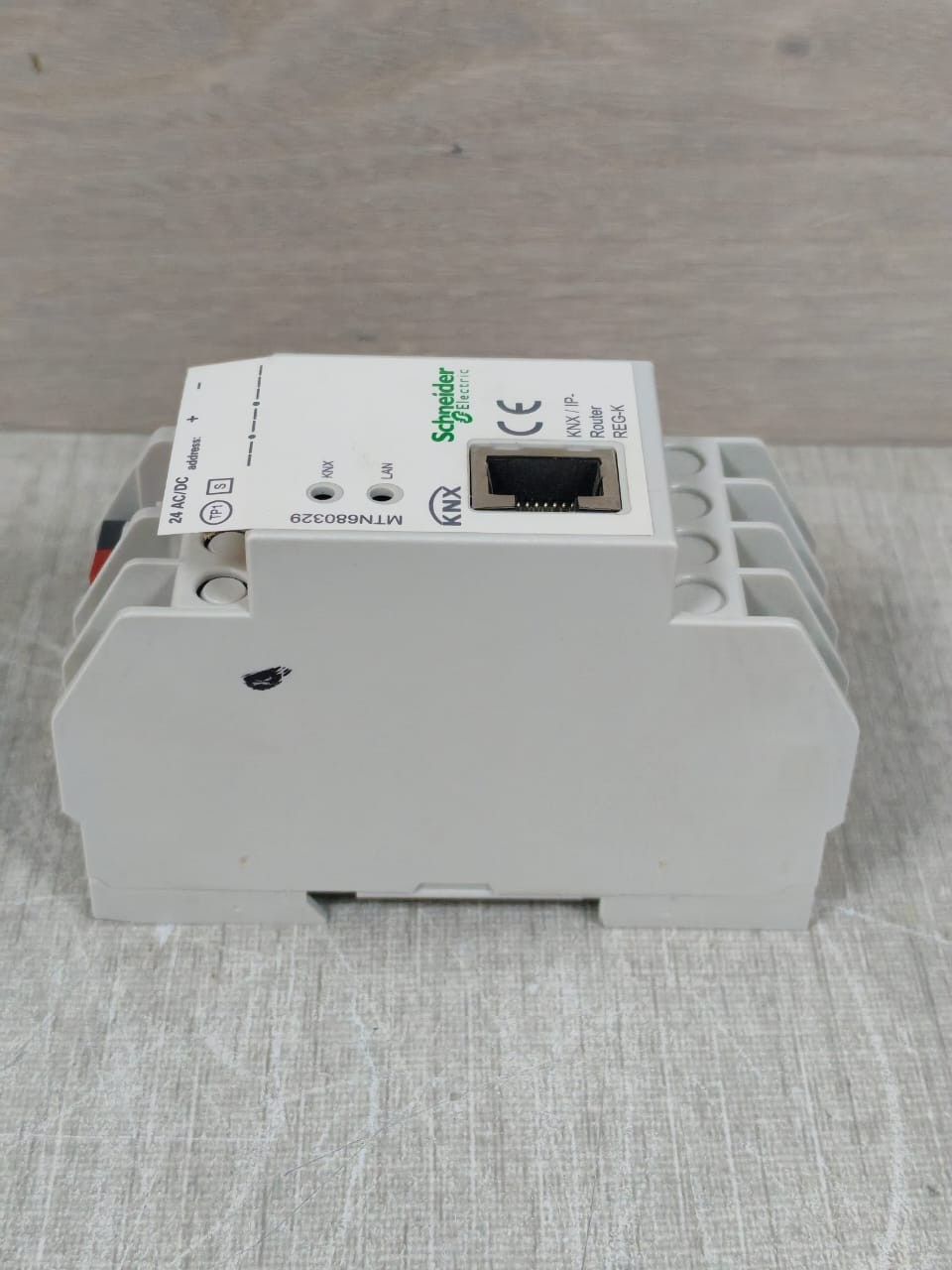 Schneider Electric MTN680329 SCHNEIDER ELECTRIC MTN680329 KNX/IP ROUTER REG-K LIGHT GREY 24V - WITH SCHMU 7