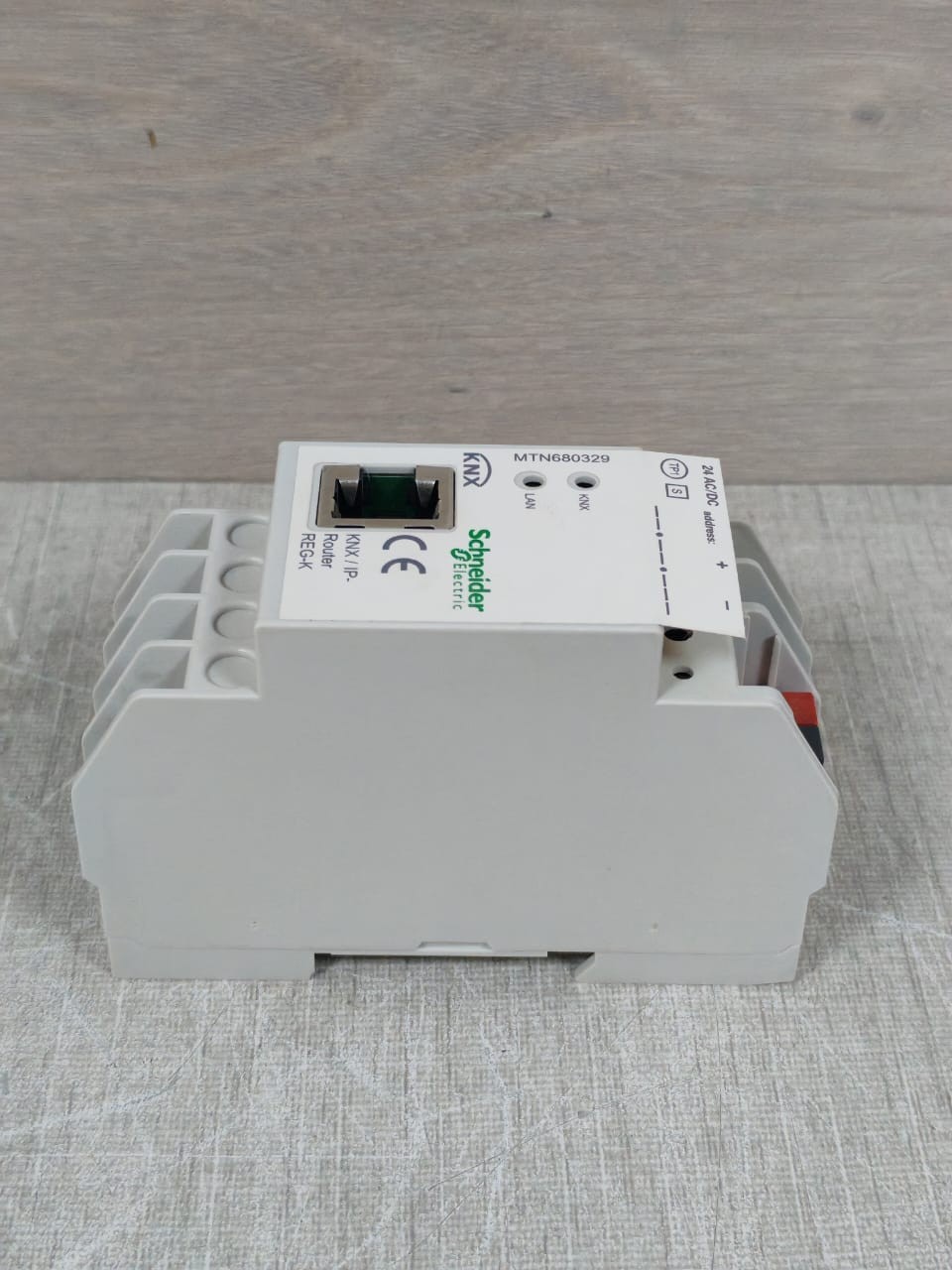 Schneider Electric MTN680329 SCHNEIDER ELECTRIC MTN680329 KNX/IP ROUTER REG-K LIGHT GREY 24V - WITH SCHMU 8