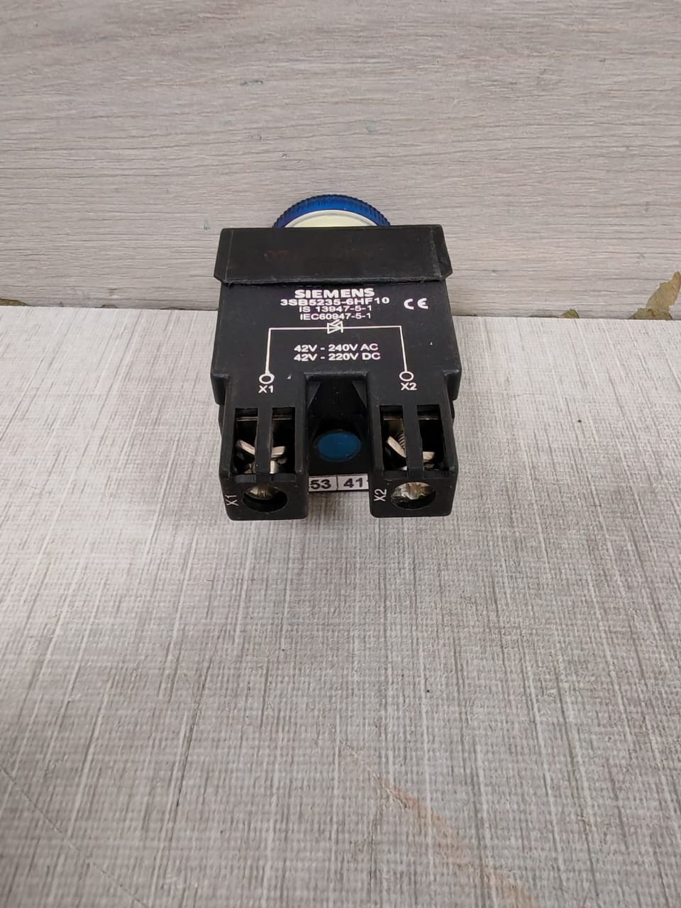 Siemens 3SB5235-6HF10 SIEMENS 3SB5235-6HF10 BLUE BROADBAND LED PILOT LIGHT 4