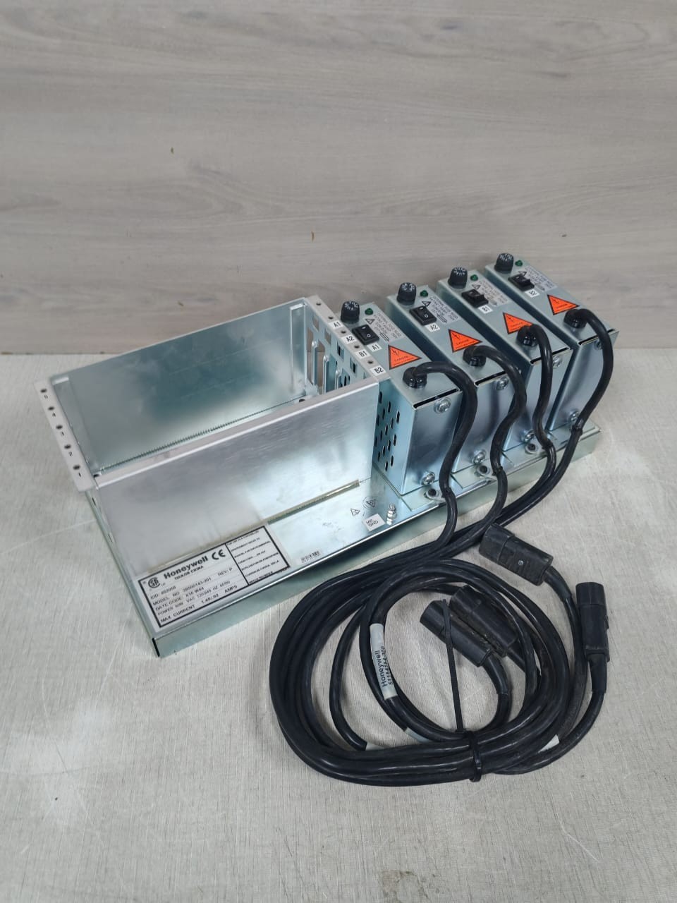 Honeywell 38500143-201-REV:P HONEYWELL 38500143-201 REV:P LCNE HUB ASSY MIT 4 NETZTEILEN 4
