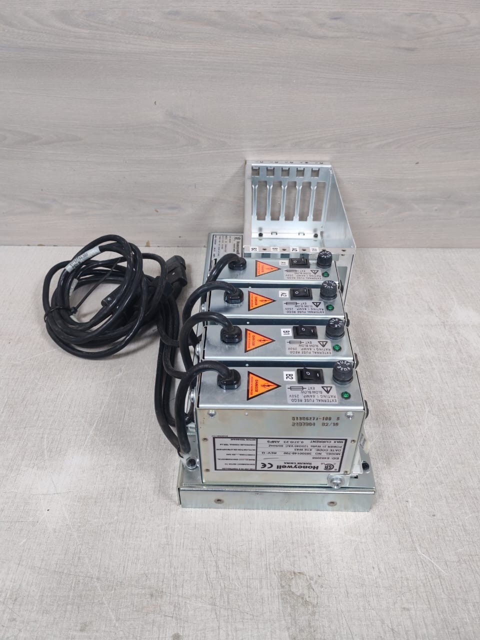 Honeywell 38500143-201-REV:P HONEYWELL 38500143-201 REV:P LCNE HUB ASSY MIT 4 NETZTEILEN 9