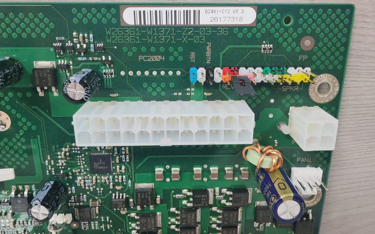 Siemens D2461-C12 FUJITSU-SIEMENS D2461-C12 GS 3 / W26361-W1371-Z2-03-36 MOTHERBOARD 4