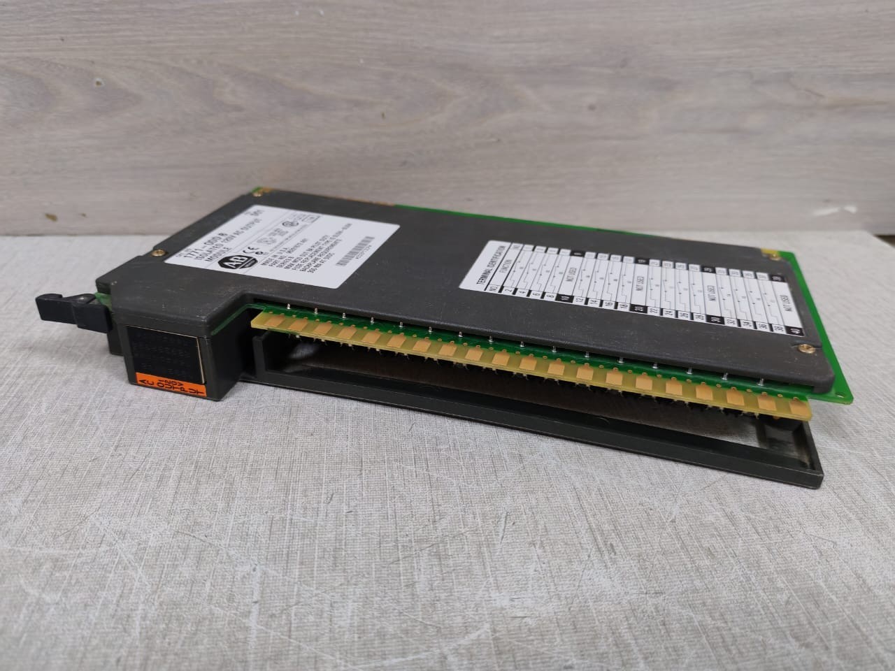 Rockwell Automation 1771-ODD ALLEN BRADLEY 1771-ODD B REV.D01 ISOLATED 120V AC OUTPUT MODULE 8