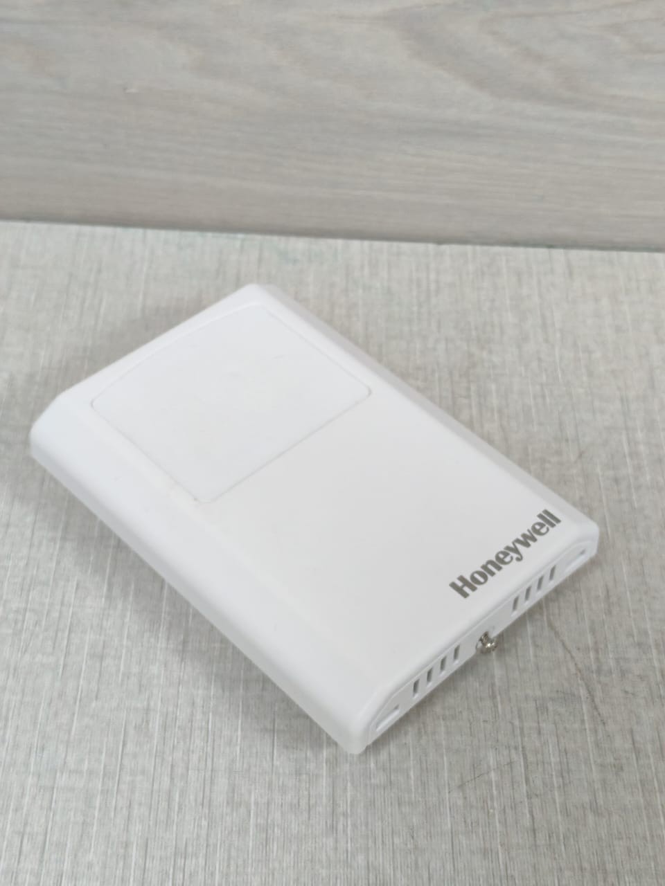 Honeywell HTXRC12A2 HONEYWELL HTXRC12A2 TEMPERATURE TRANS.ROOM CONT. 4-20mA 4