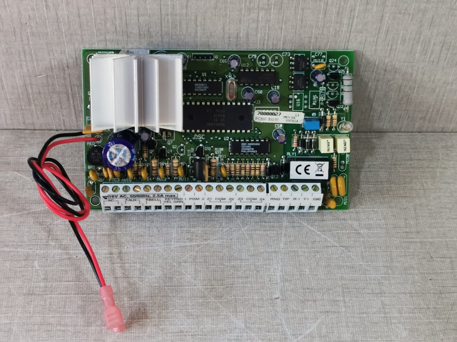 DSC PC585 DSC PC585 - 300/50 Alarm Security System Motherboard 3