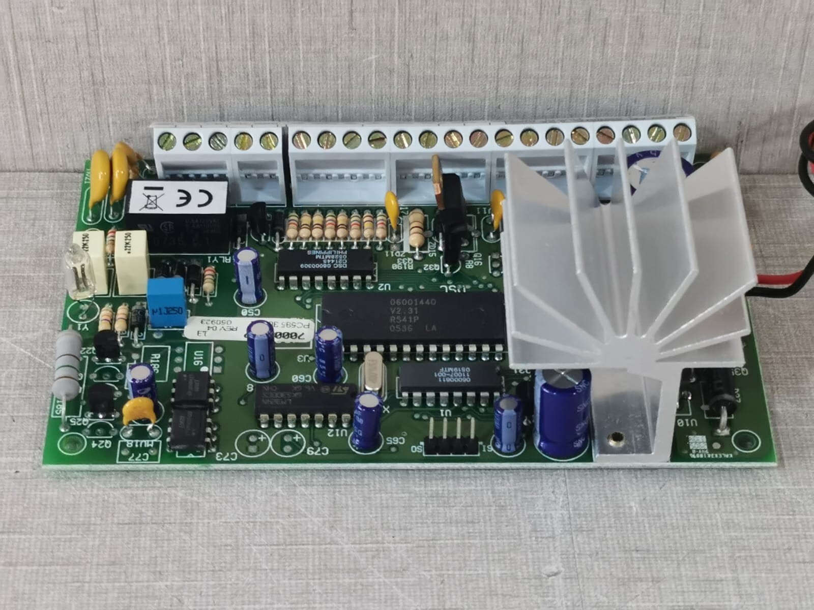 DSC PC585 DSC PC585 - 300/50 Alarm Security System Motherboard 6